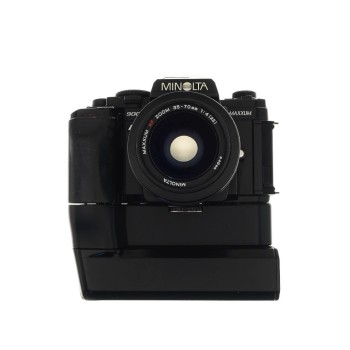 Maxxum 9000 + BP90m battery pack + motor drive md90 + 35-70mm f4