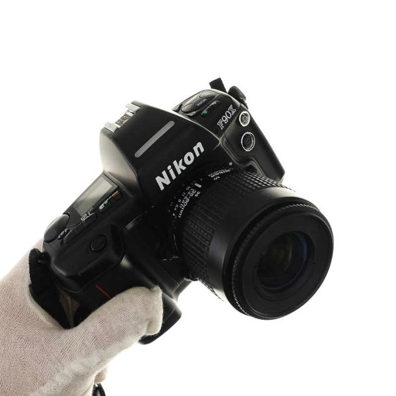 Nikon F90X + 35-80mm f4.5-5.6 D