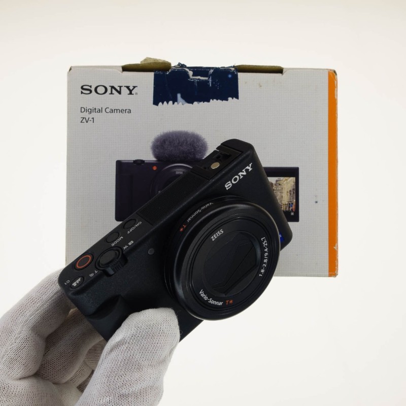 Sony ZV-1 Carl Zeiss 24-70mm f1.8-2.8