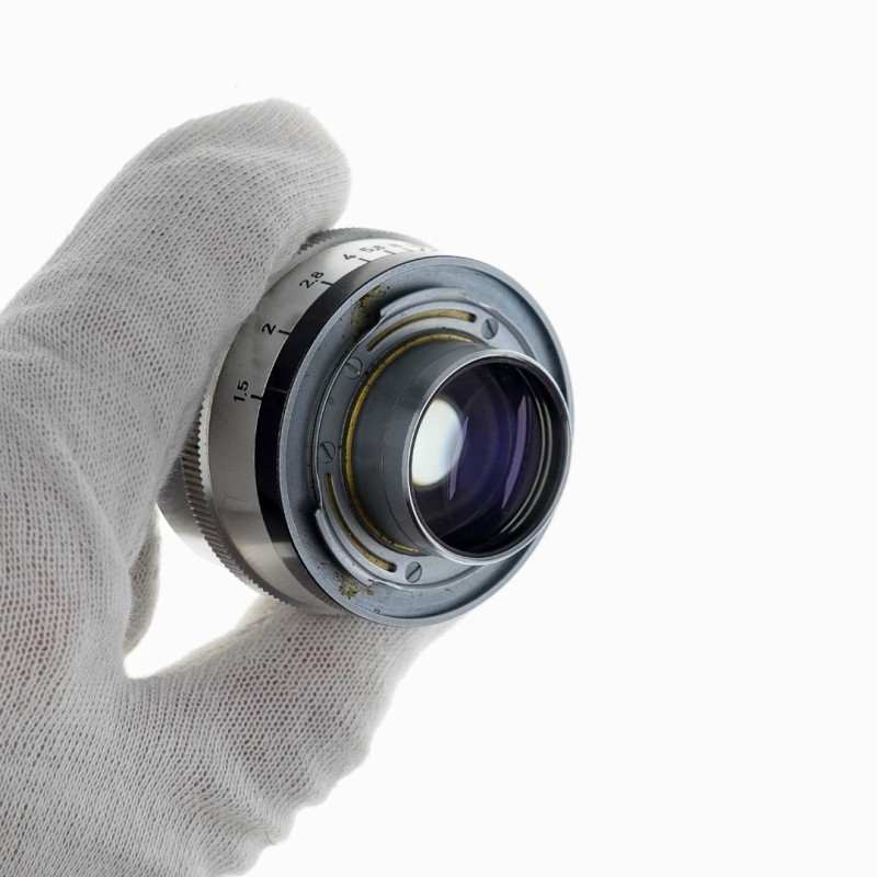 Voigtlander Nokton 50mm f1.5 PLATEADO  (prominent)