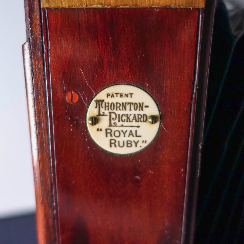 Thornton Pickard Royal Ruby  con lente F8 Simetrico